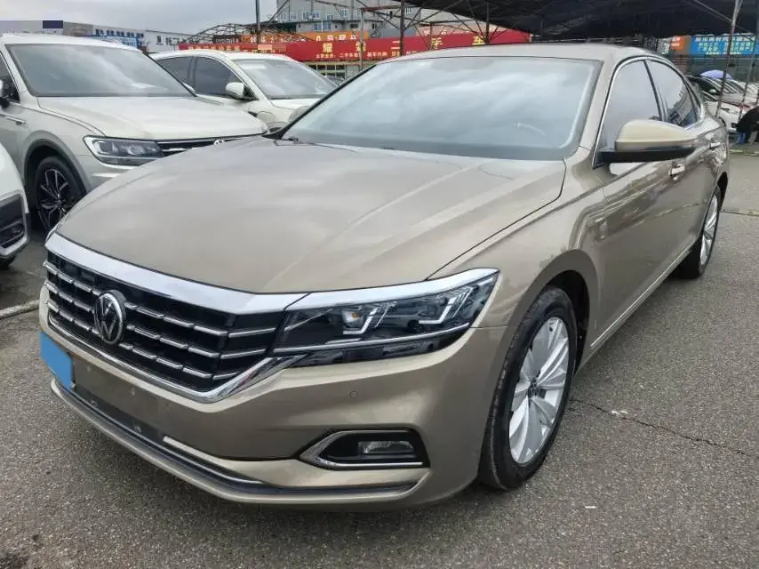 2020 VOLKSWAGEN PASSAT view 1
