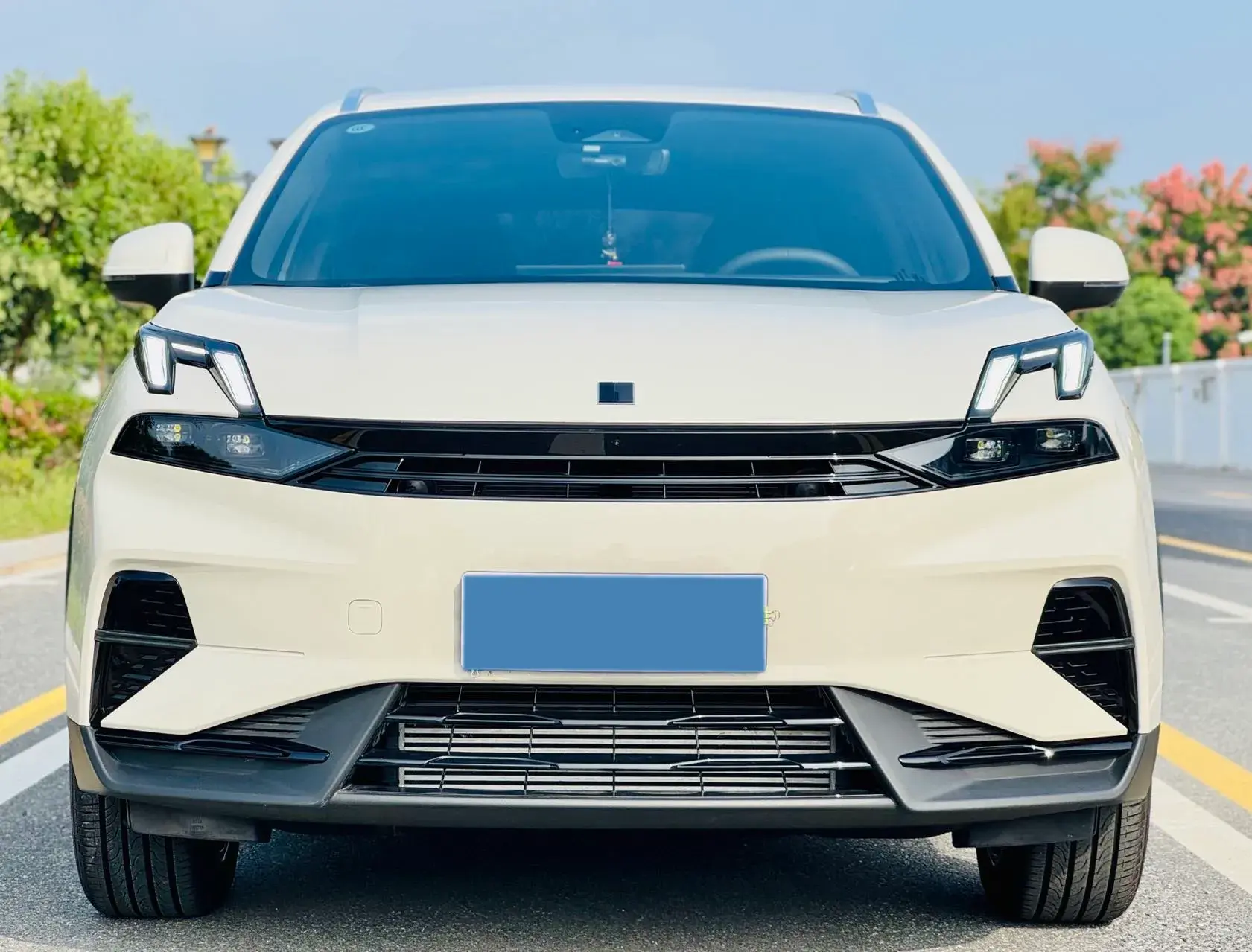 2025 LYNK&CO 06 thumbnail 2