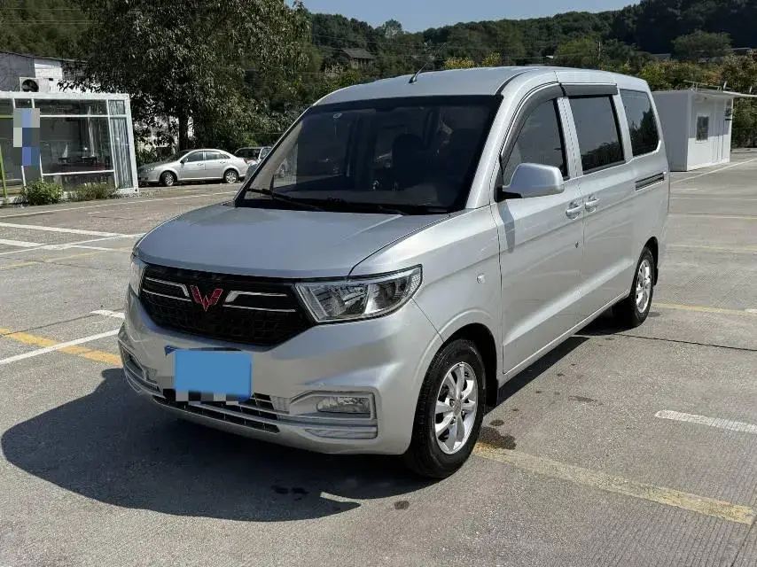 2022 WULING HONGGUANG view 1