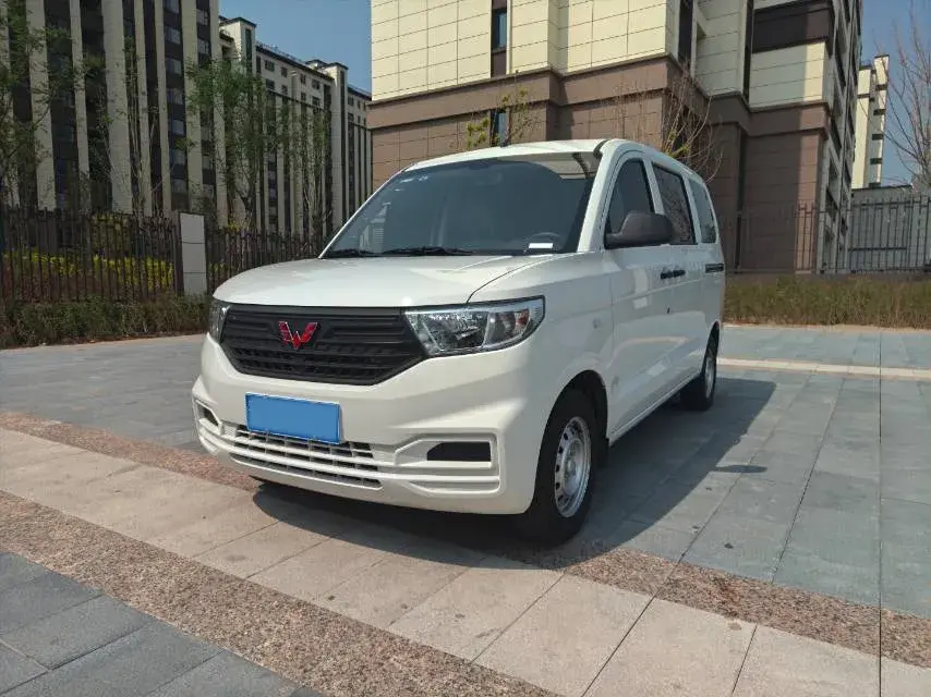 2022 WULING HONGGUANG view 1
