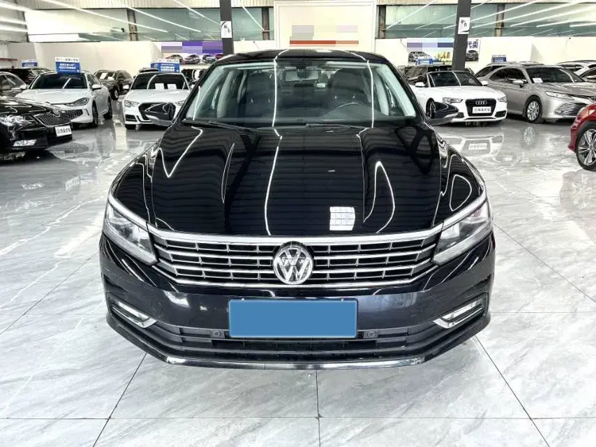 2017 VOLKSWAGEN PASSAT thumbnail 2