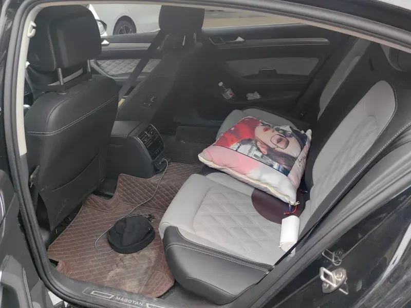 2023 VOLKSWAGEN MAGOTAN thumbnail 4