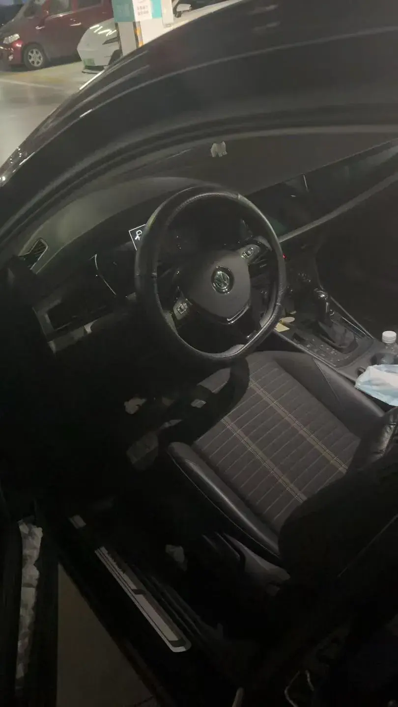 2018 VOLKSWAGEN LAVIDA thumbnail 4