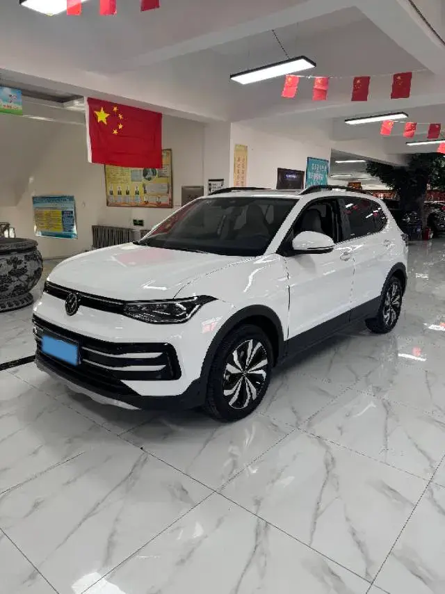 2025 VOLKSWAGEN THARU view 1