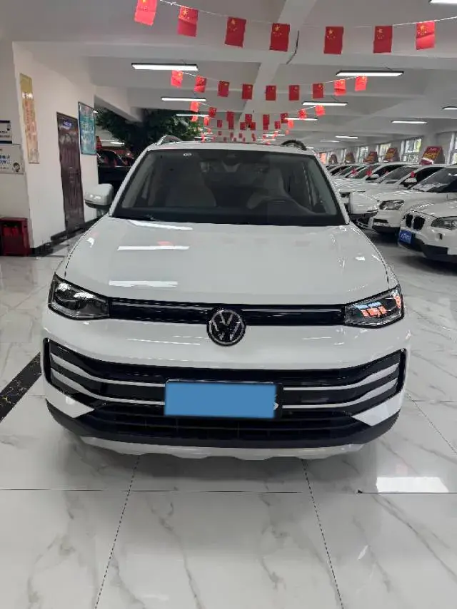 2025 VOLKSWAGEN THARU thumbnail 3