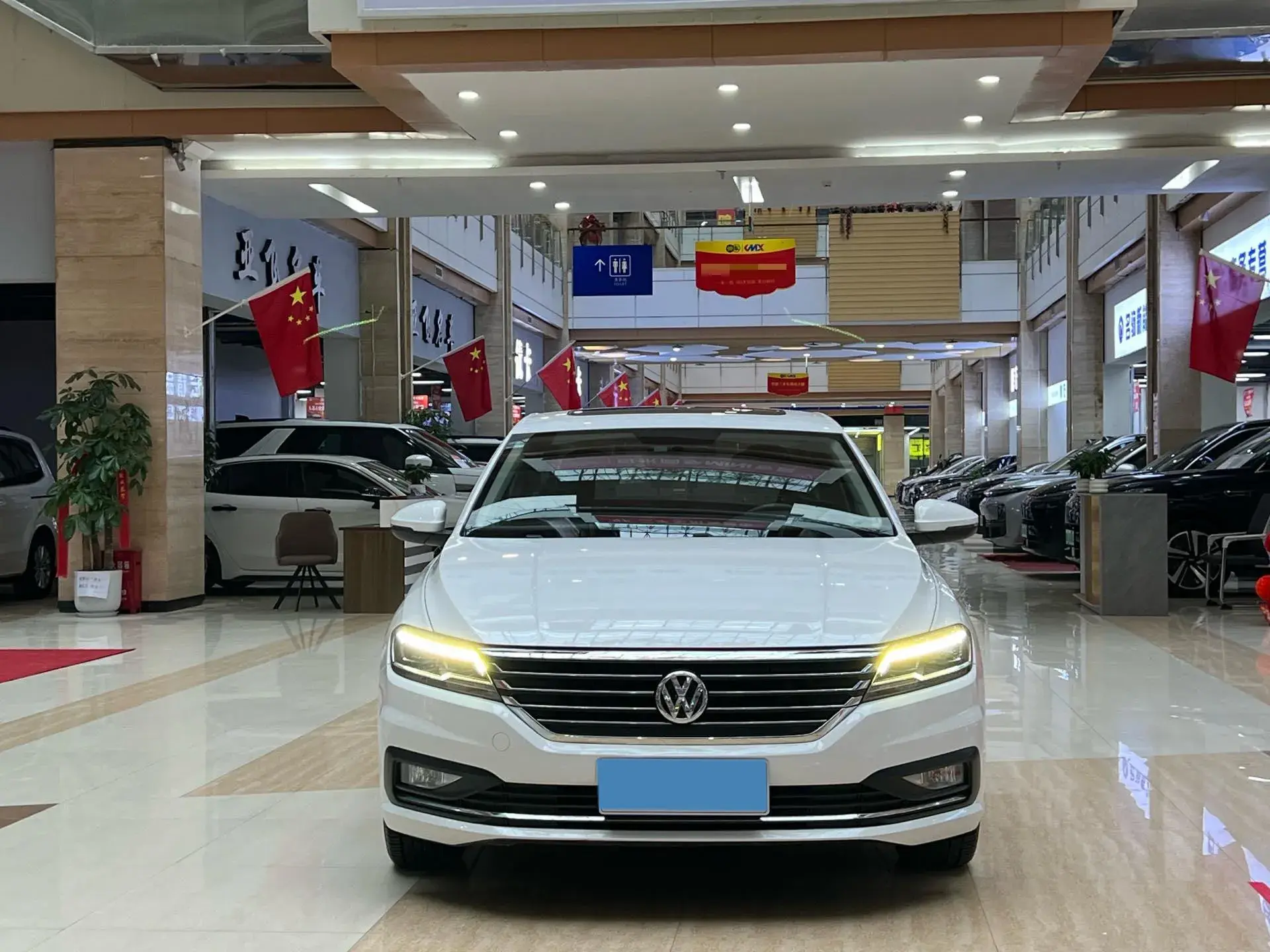 2019 VOLKSWAGEN LAVIDA thumbnail 2