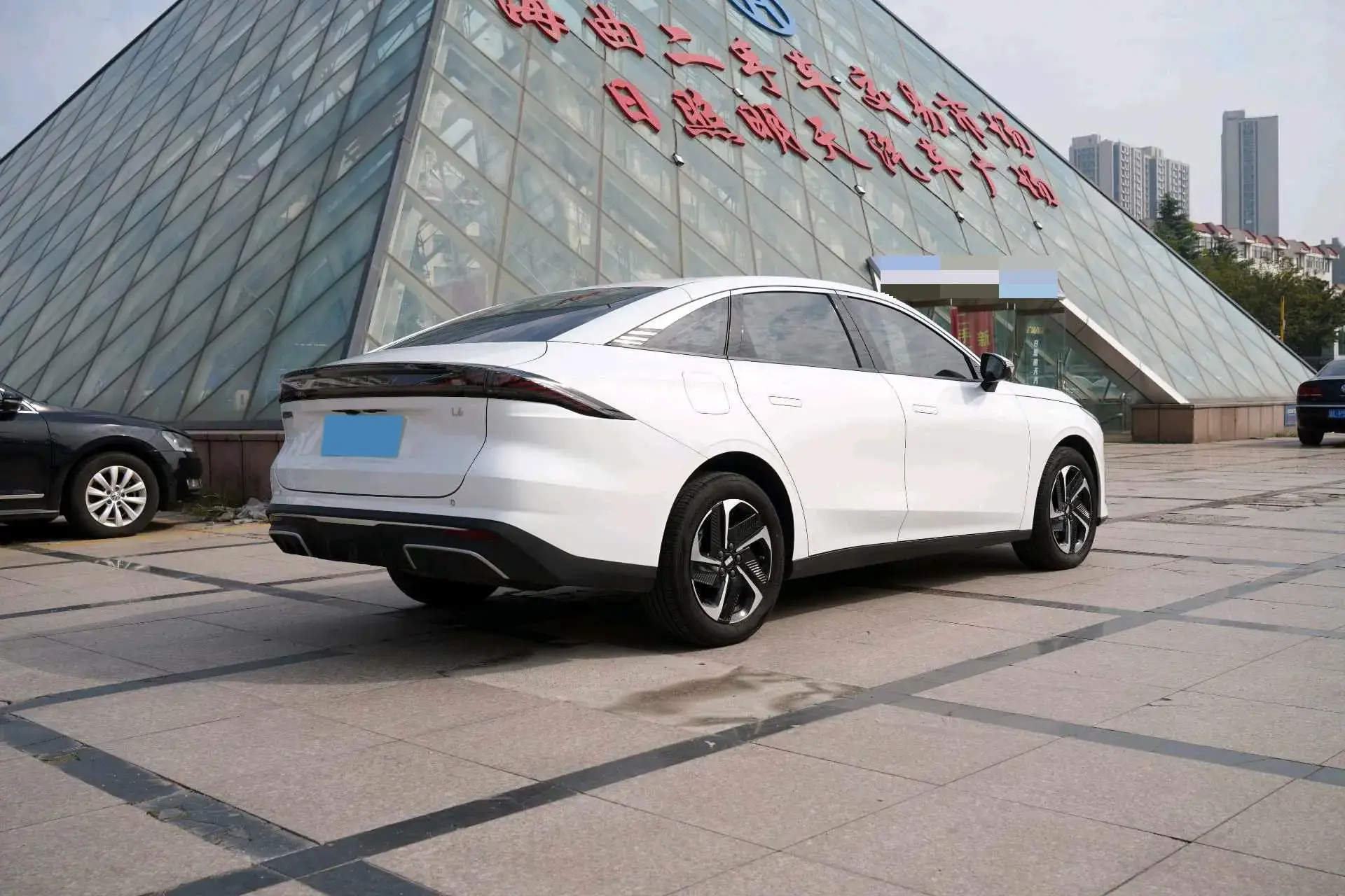 2024 GEELY GALAXY thumbnail 3