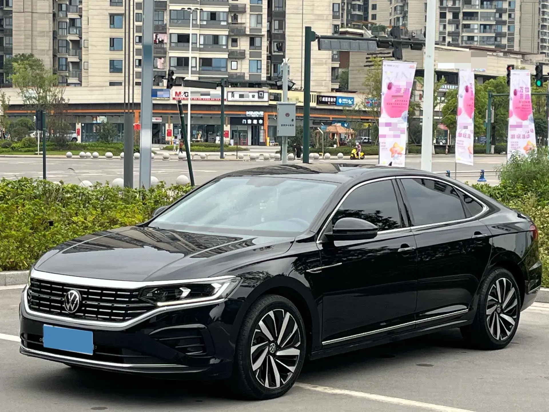 2022 VOLKSWAGEN PASSAT view 1