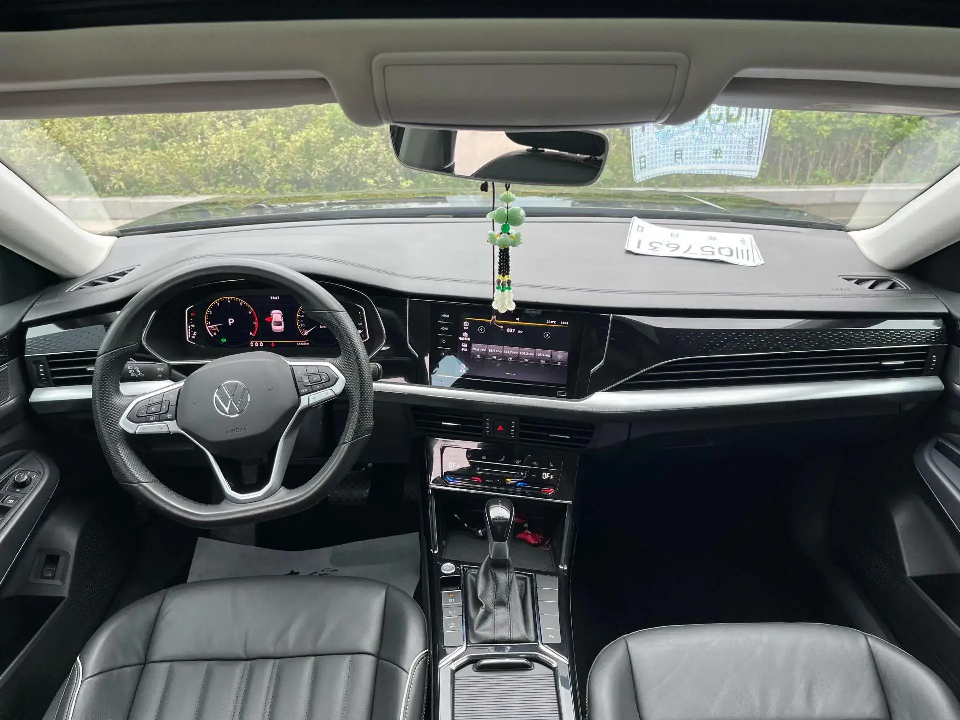 2022 VOLKSWAGEN PASSAT thumbnail 4