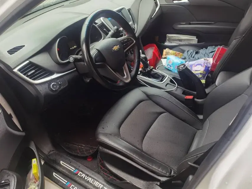 2019 CHEVROLET CAVALIER thumbnail 3