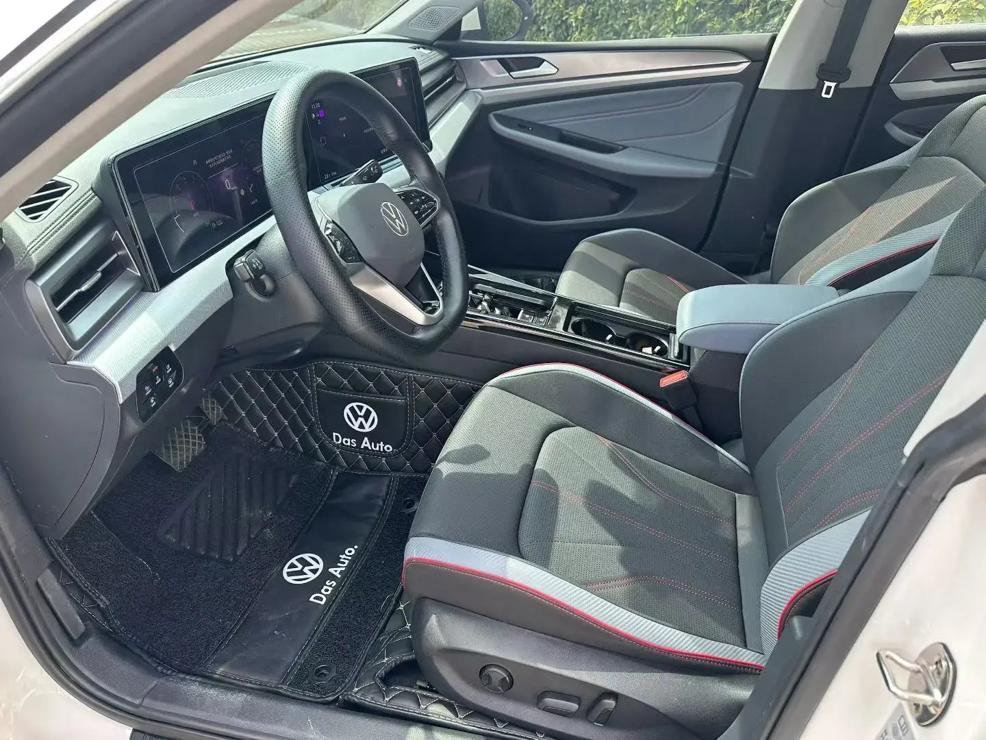 2023 VOLKSWAGEN LAMANDO thumbnail 4