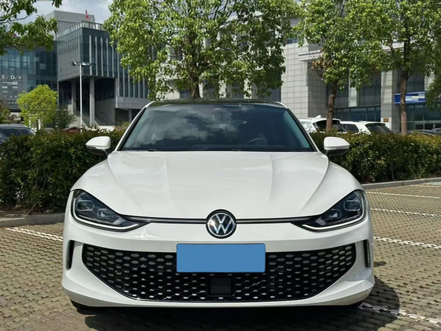 2023 VOLKSWAGEN LAMANDO thumbnail 2