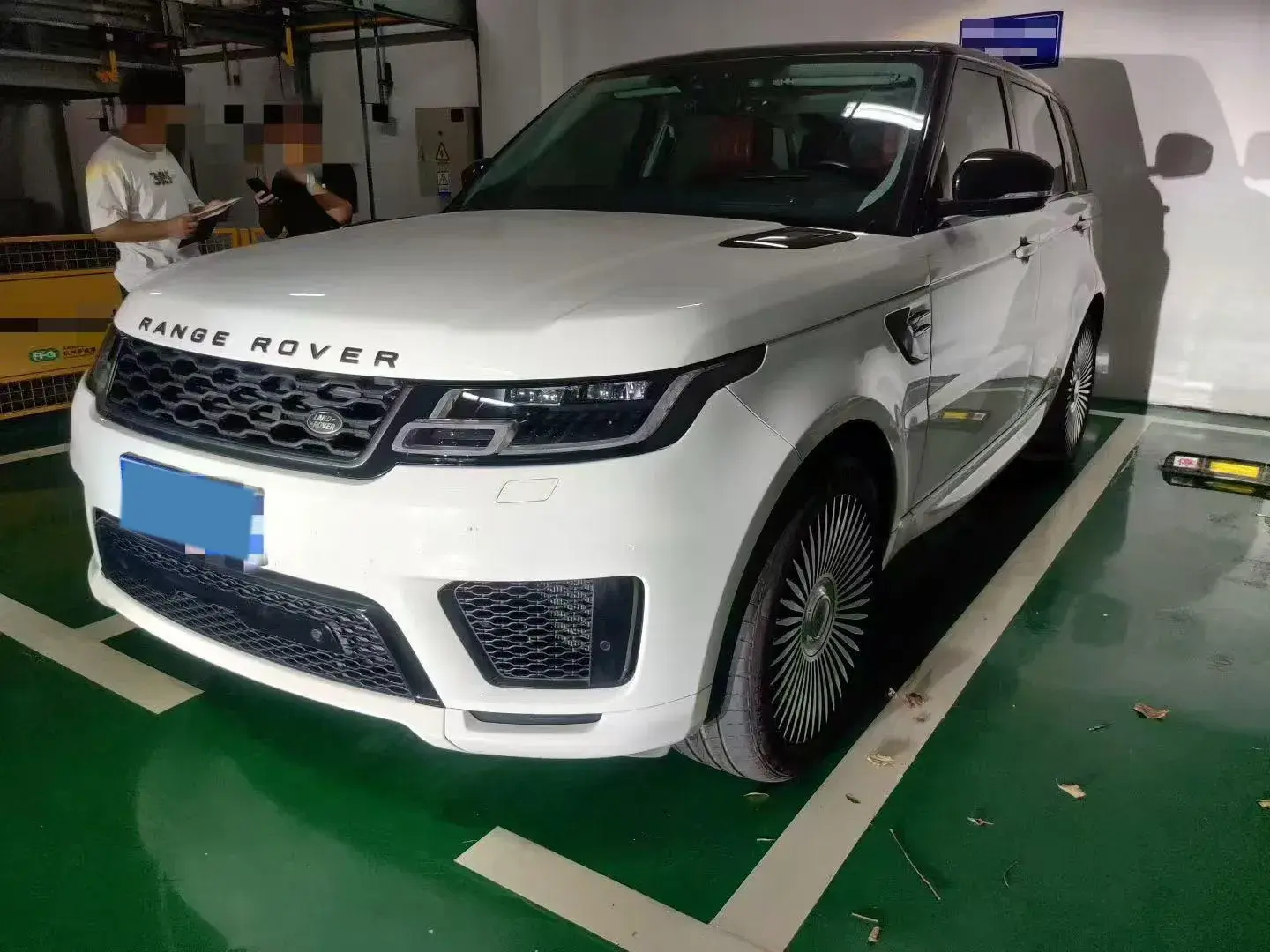 2020 LAND ROVER view 1