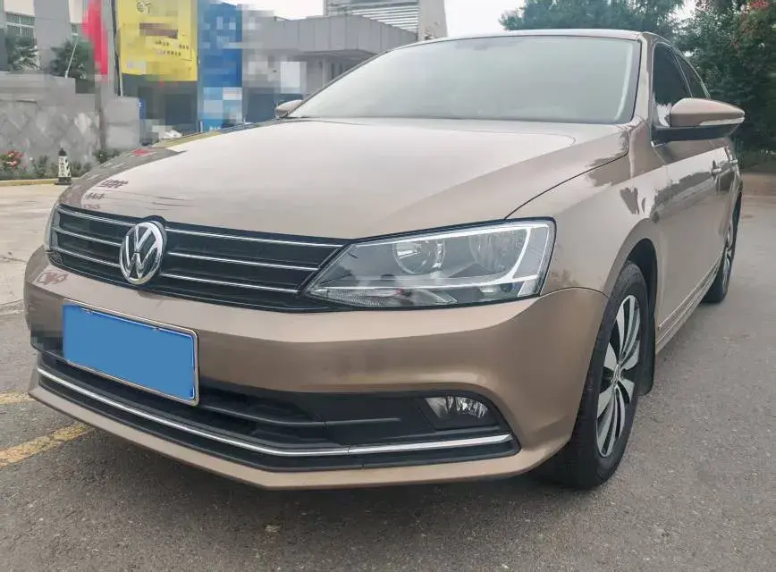 2018 VOLKSWAGEN SAGITAR view 1
