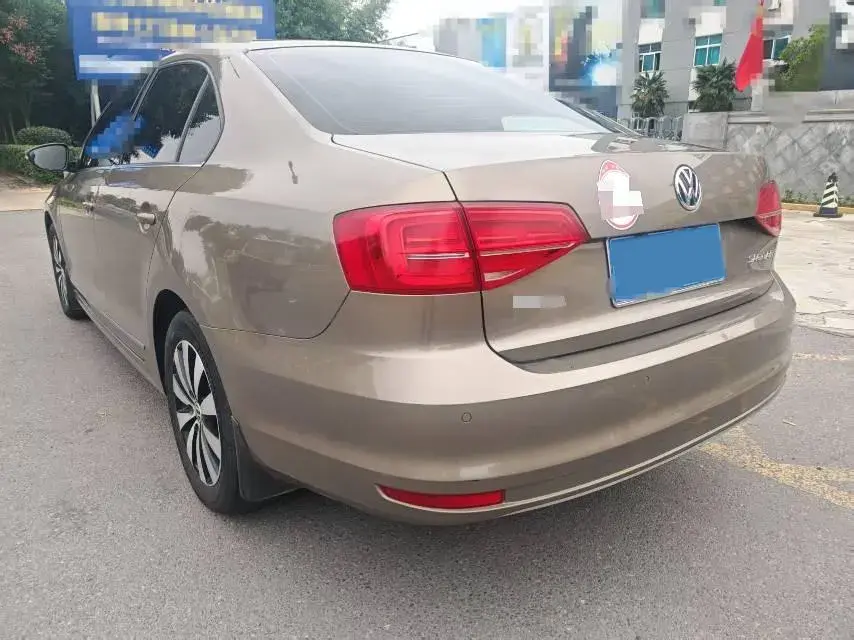 2018 VOLKSWAGEN SAGITAR thumbnail 3