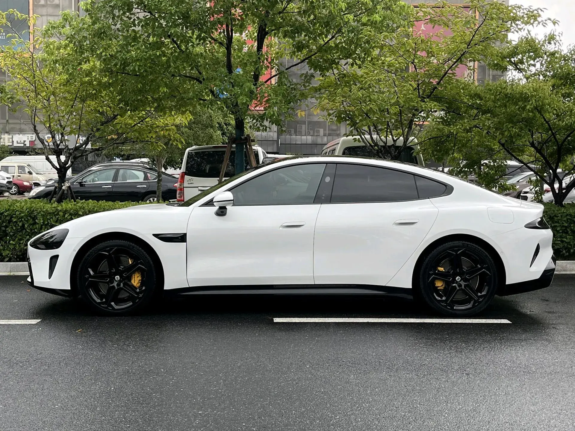 2024 MI SU7 thumbnail 3