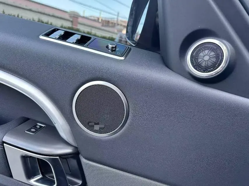 2018 LAND ROVER thumbnail 3