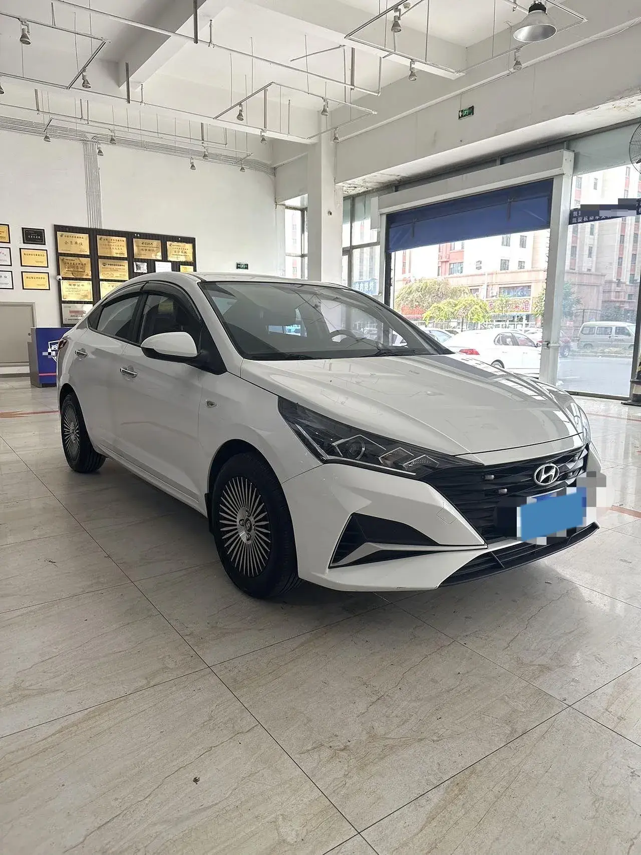 2020 HYUNDAI VERNA thumbnail 3