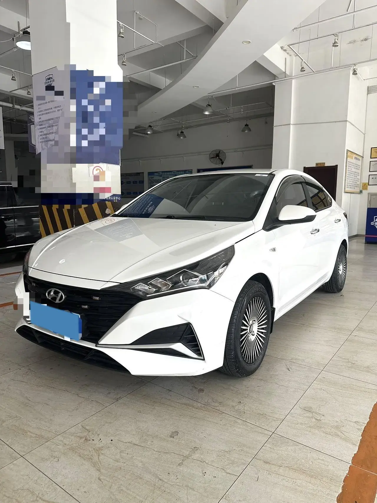 2020 HYUNDAI VERNA view 1