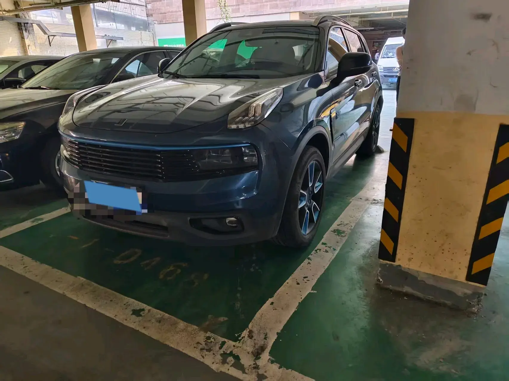 2019 LYNK&CO 01 view 1