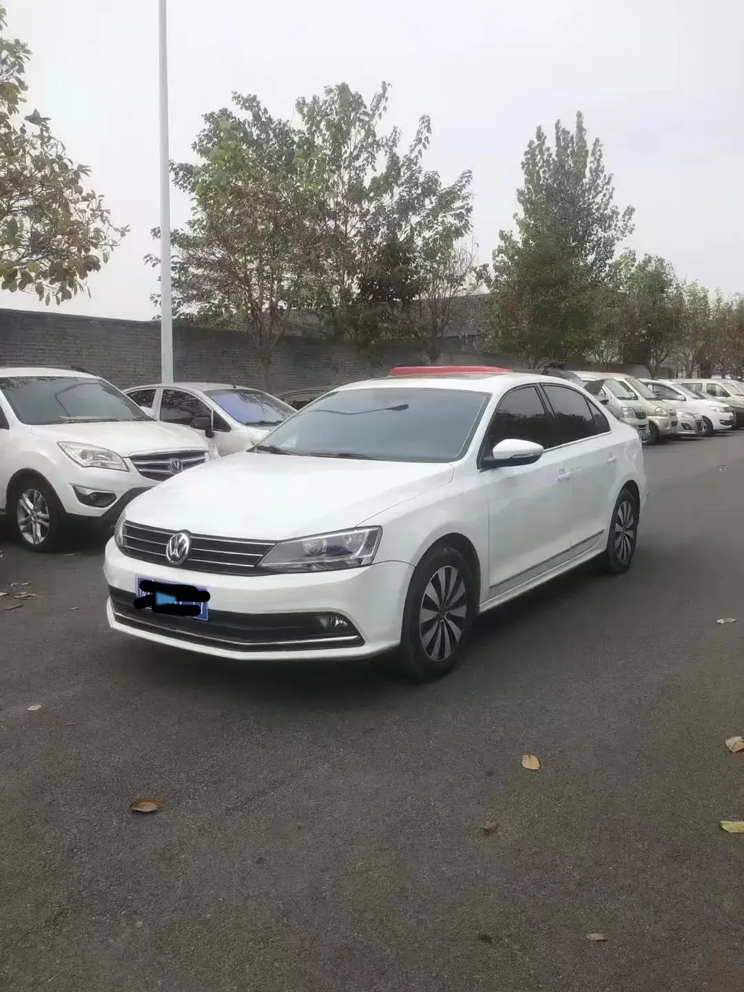 2018 VOLKSWAGEN SAGITAR view 1