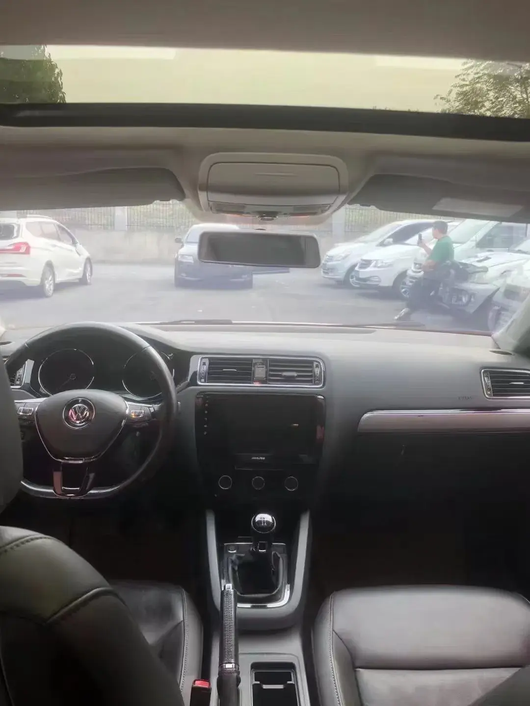 2018 VOLKSWAGEN SAGITAR thumbnail 2