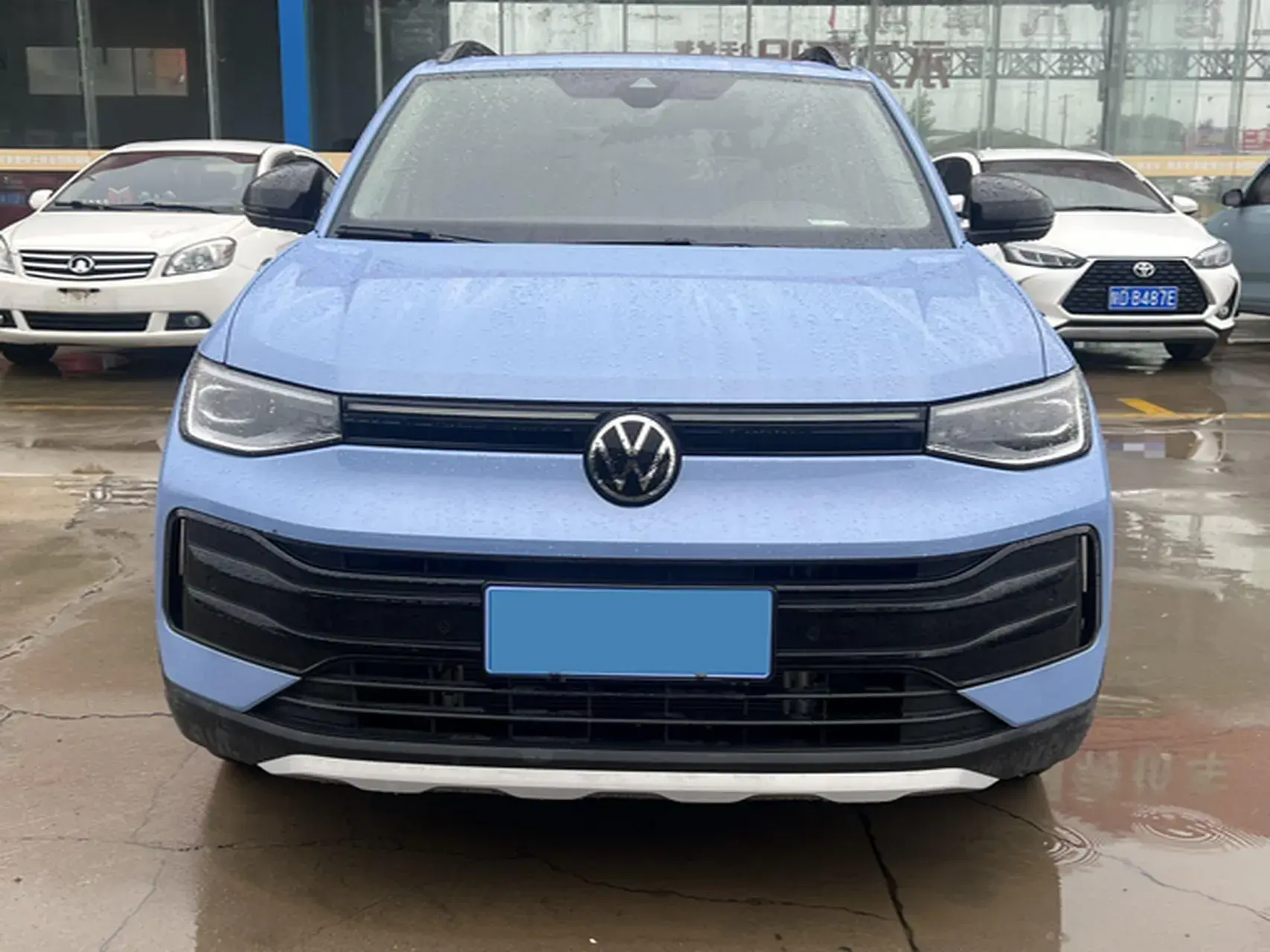 2025 VOLKSWAGEN THARU thumbnail 2