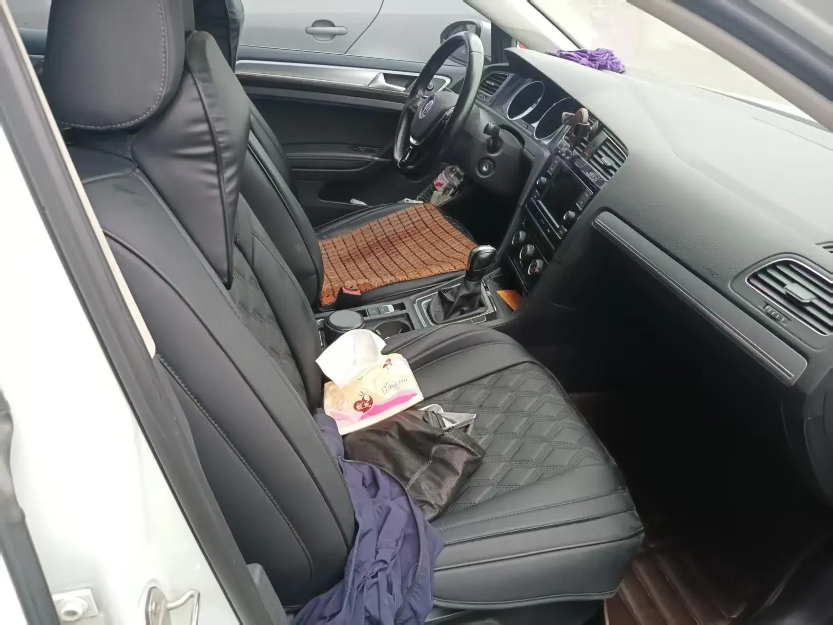 2018 VOLKSWAGEN GOLF thumbnail 3