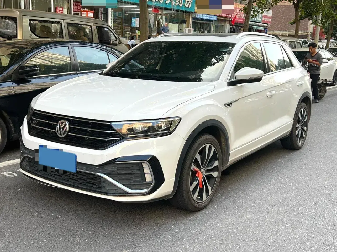2020 VOLKSWAGEN T-ROC view 1