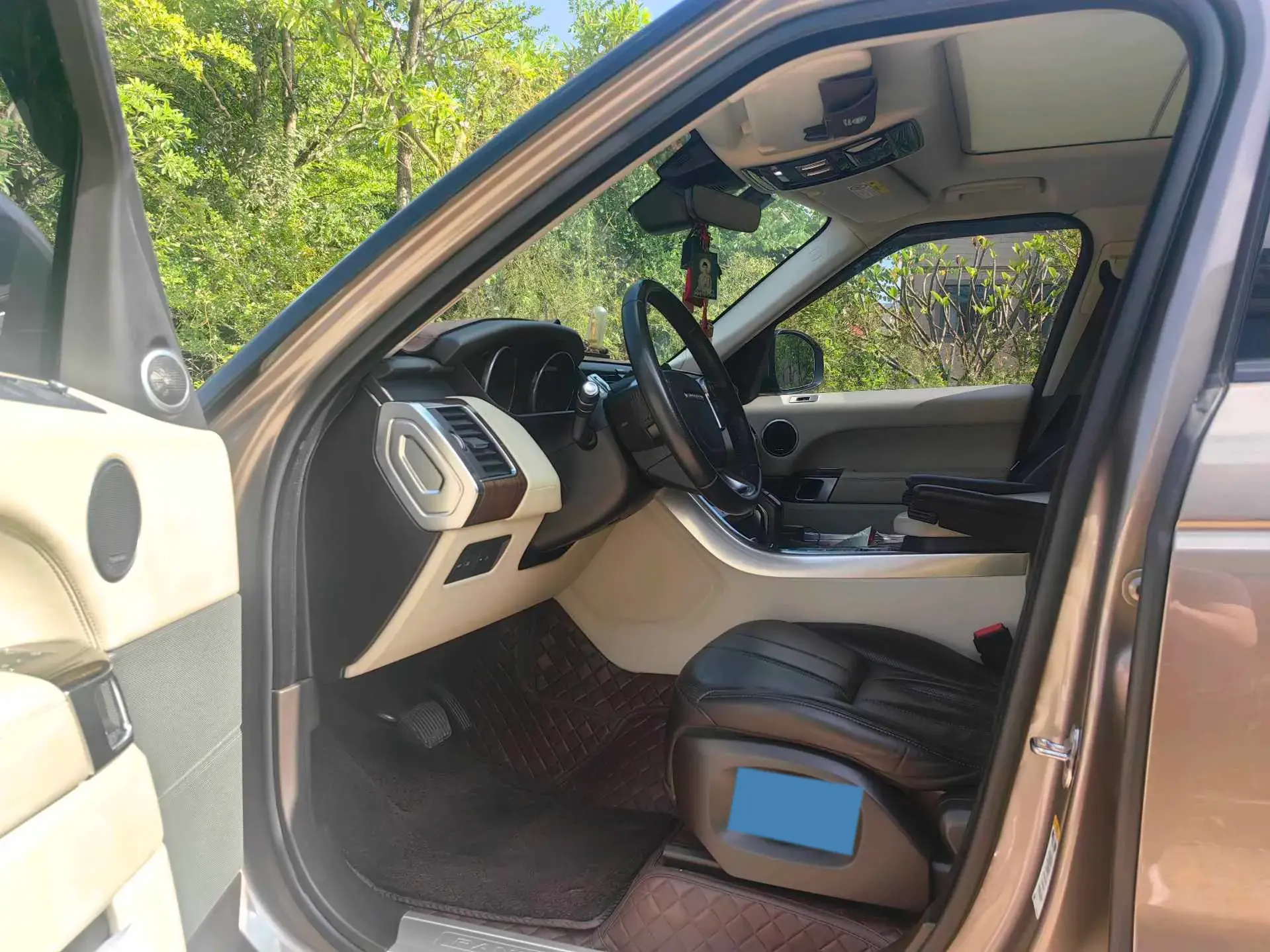 2017 LAND ROVER thumbnail 4