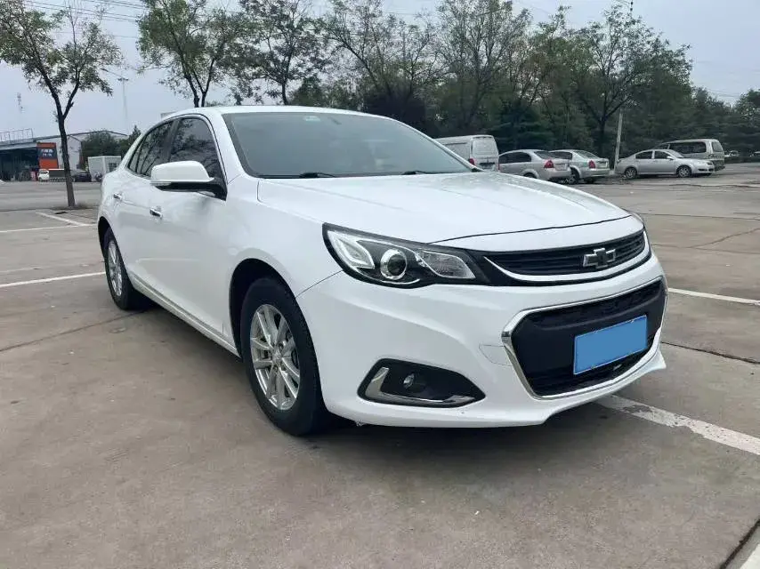 2018 CHEVROLET MALIBU thumbnail 2