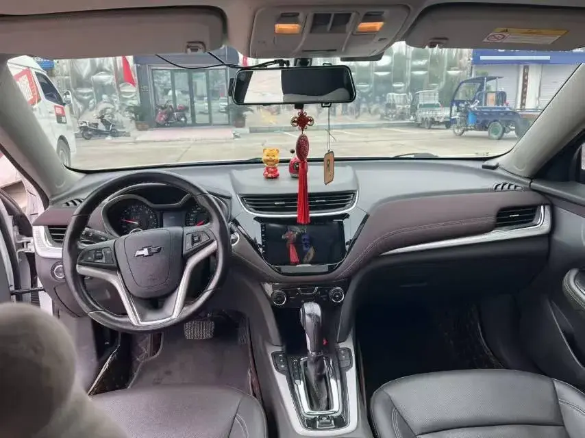 2018 CHEVROLET MALIBU thumbnail 4