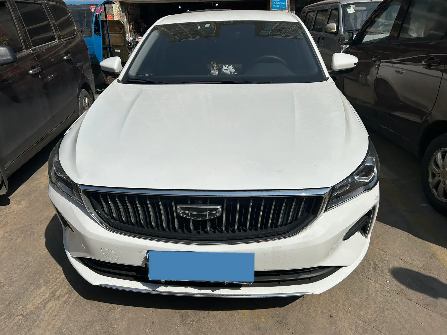 2022 GEELY EMGRAND thumbnail 2