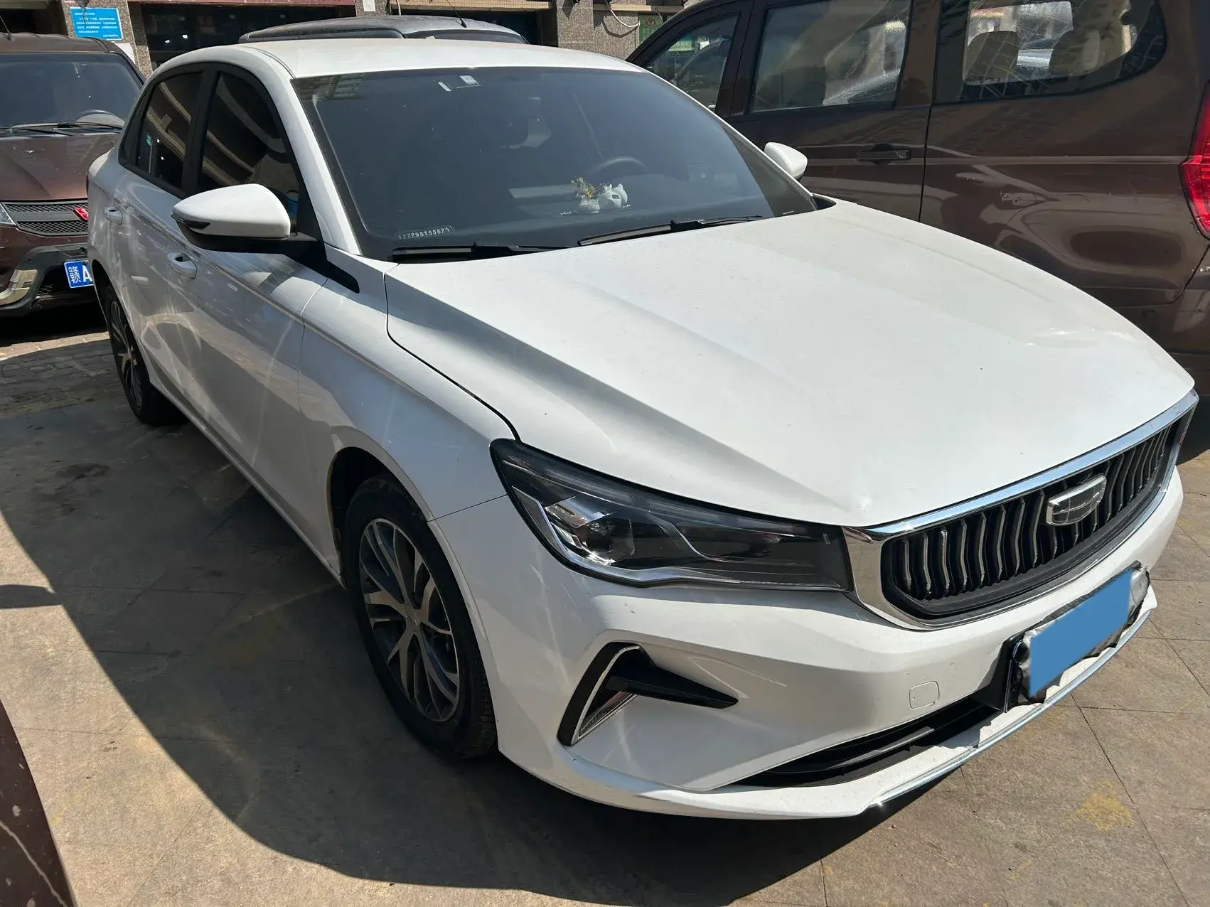 2022 GEELY EMGRAND thumbnail 3