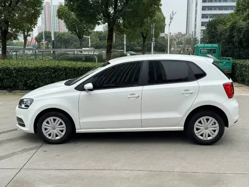 2018 VOLKSWAGEN POLO thumbnail 3