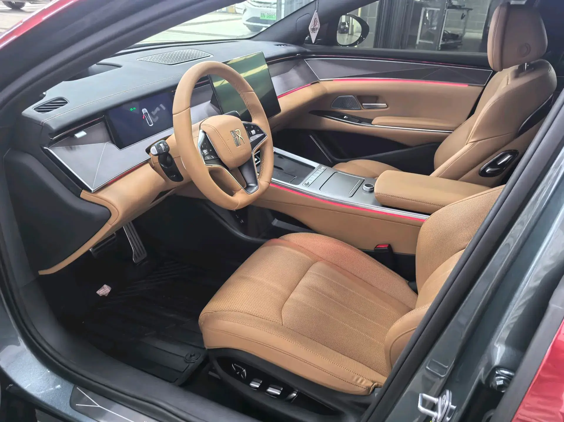 2025 BYD HANL thumbnail 4