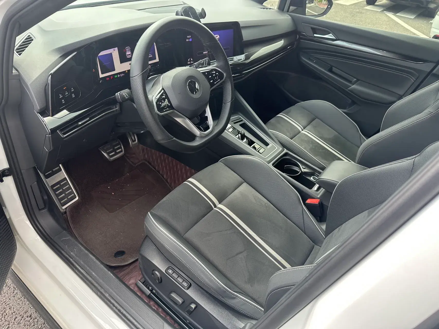 2021 VOLKSWAGEN GOLF thumbnail 4