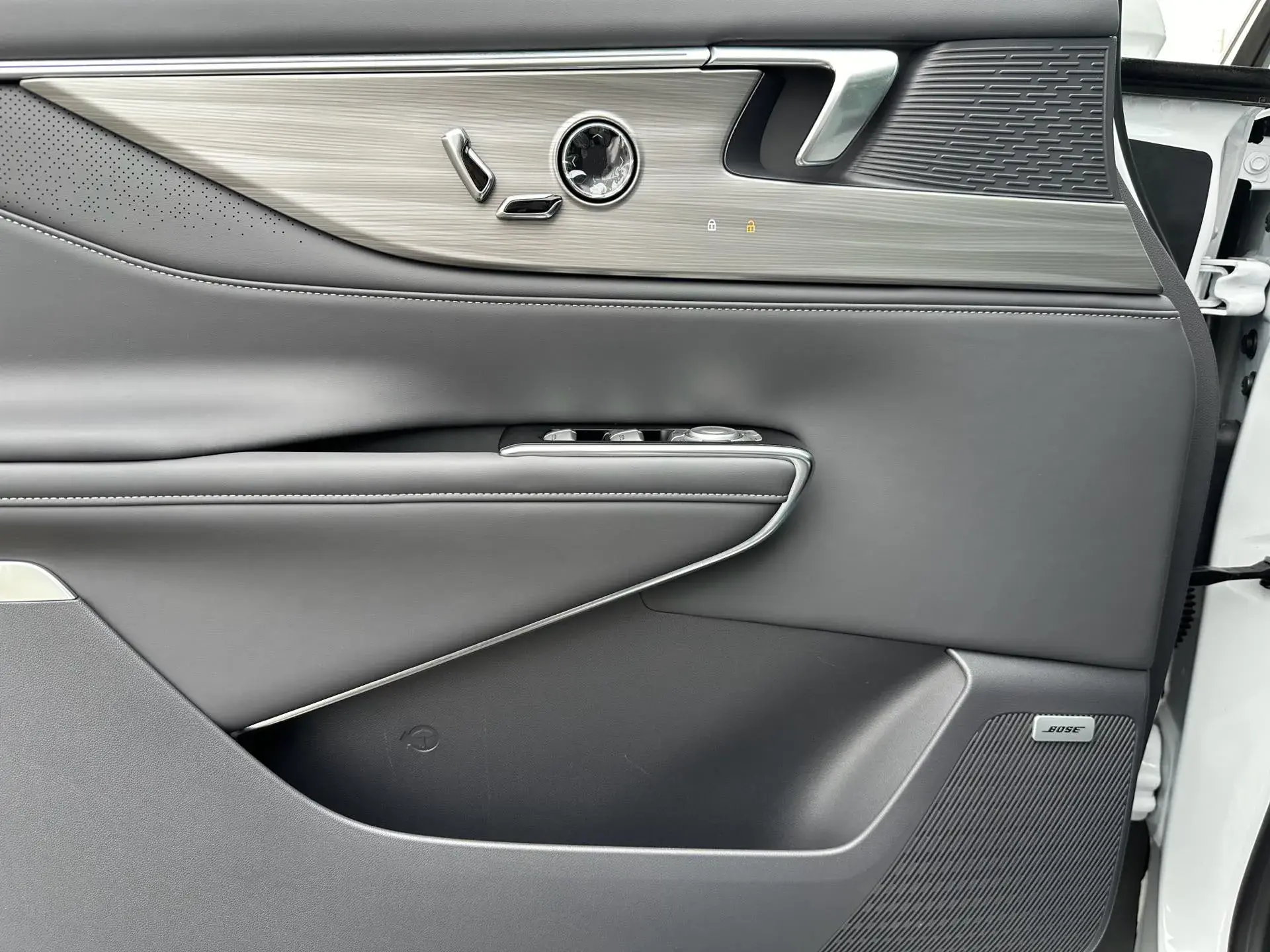 2025 BUICK GL8 thumbnail 4