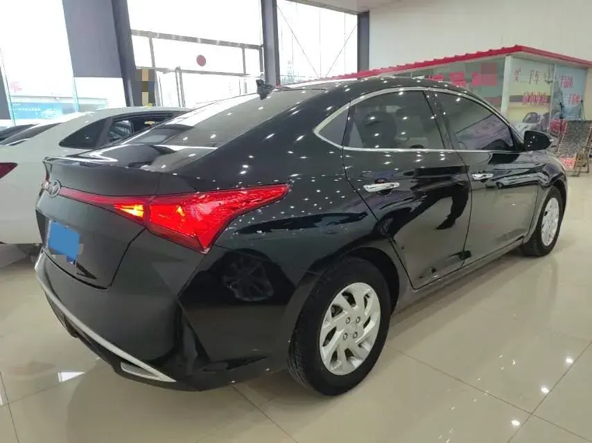 2020 HYUNDAI VERNA thumbnail 3
