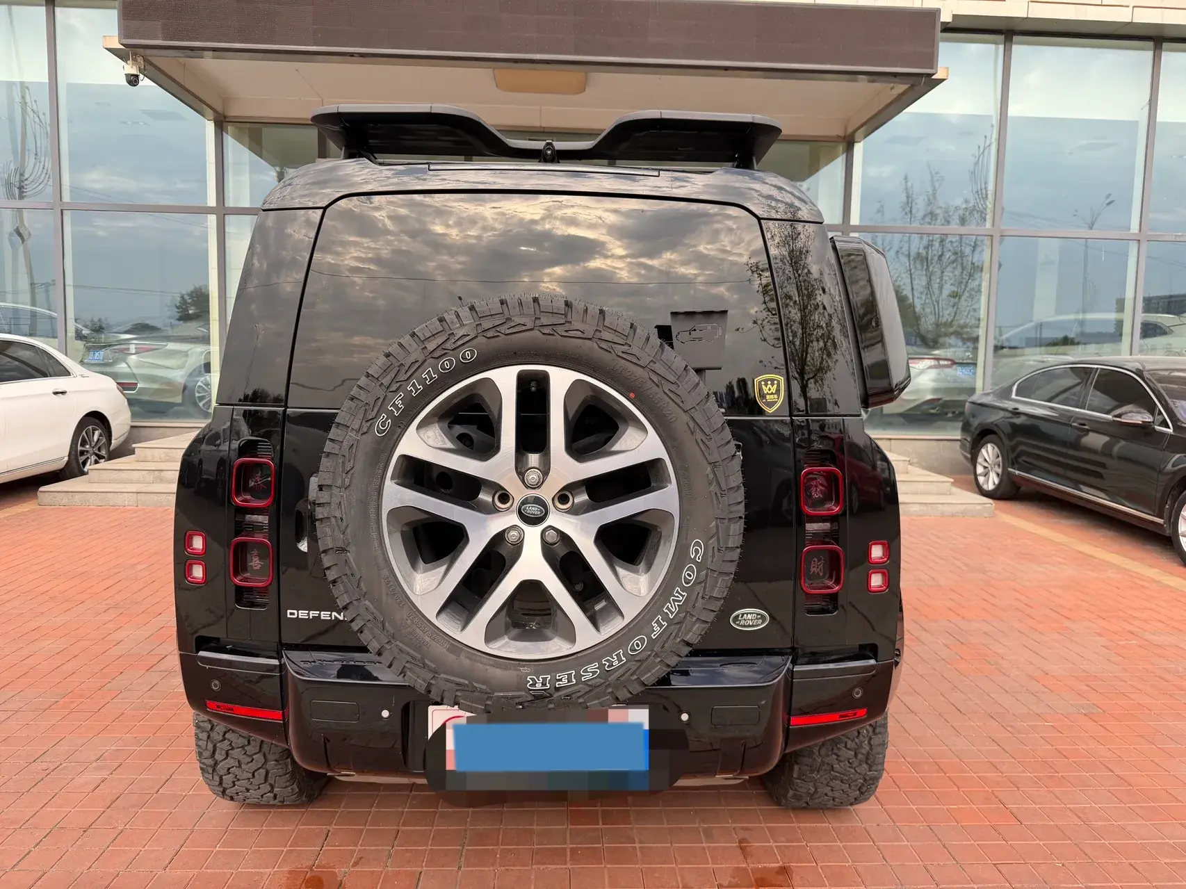 2024 LAND ROVER thumbnail 4