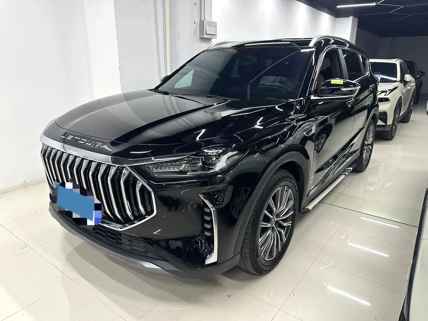 2023 JETOUR X70 view 1