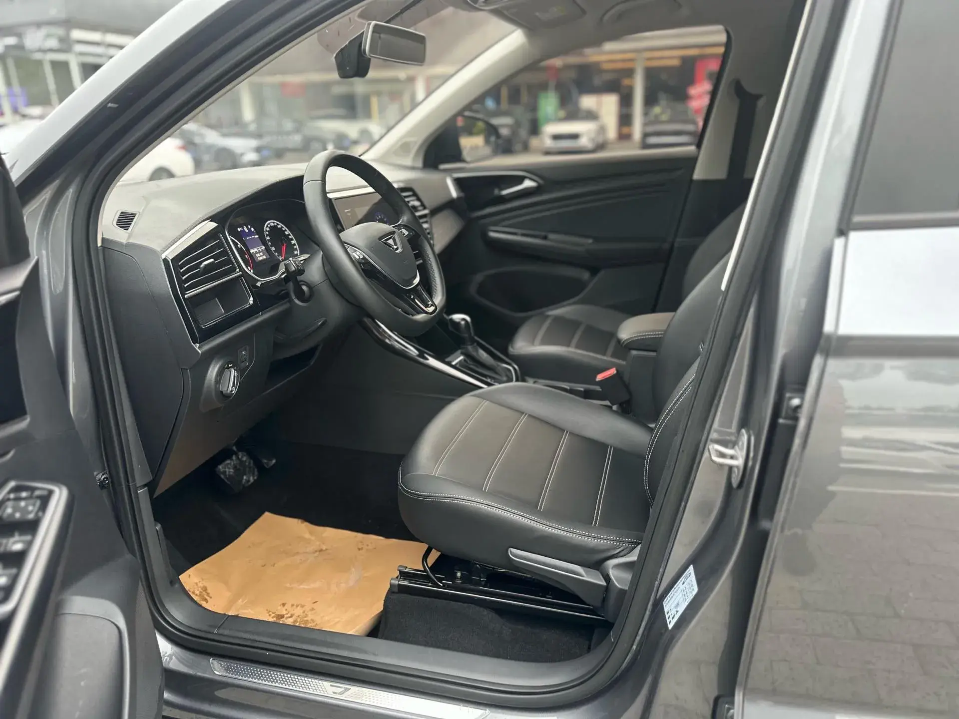 2022 JETTA VS5 thumbnail 4