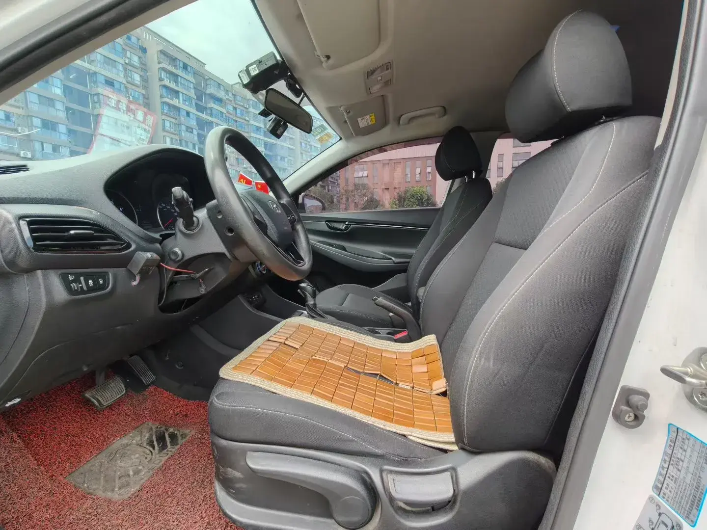 2017 HYUNDAI CELESTA thumbnail 3