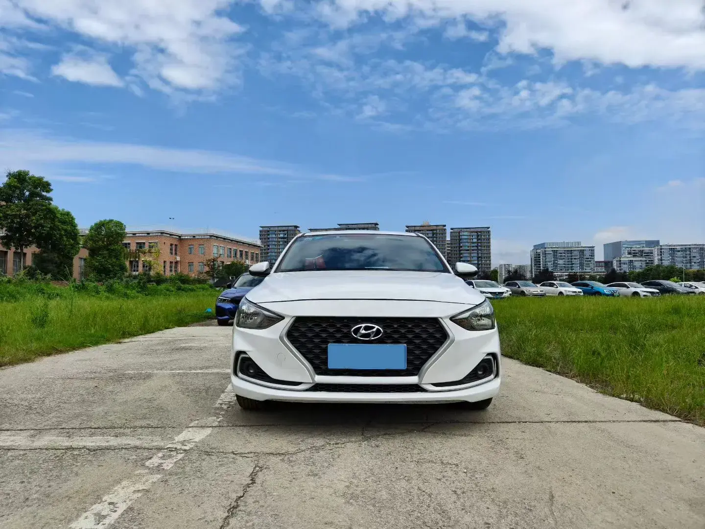 2017 HYUNDAI CELESTA thumbnail 2
