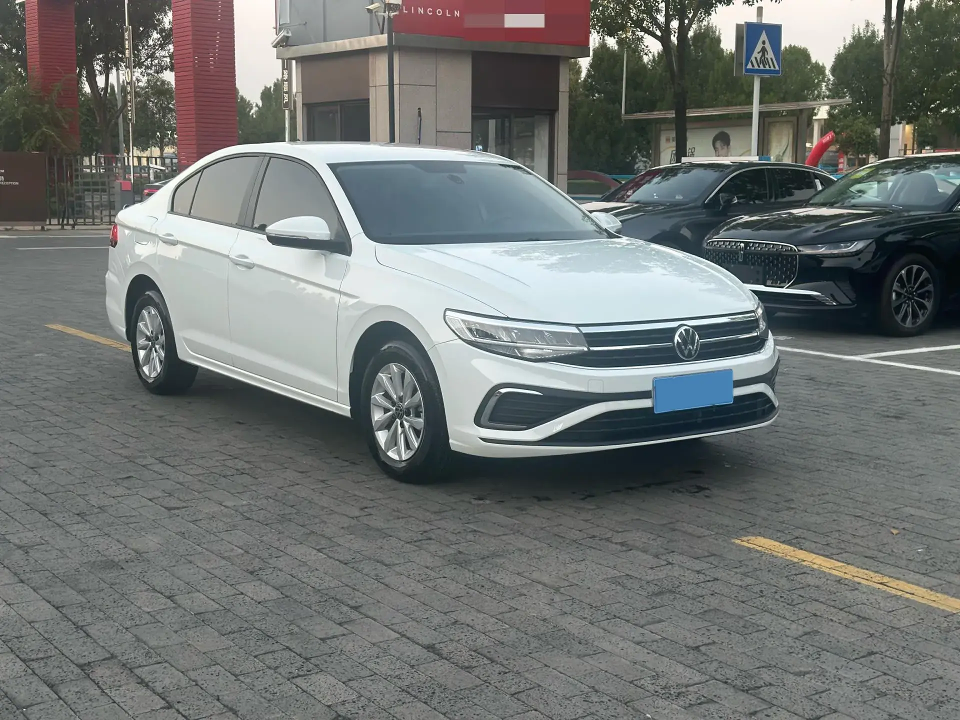 2023 VOLKSWAGEN BORA thumbnail 2