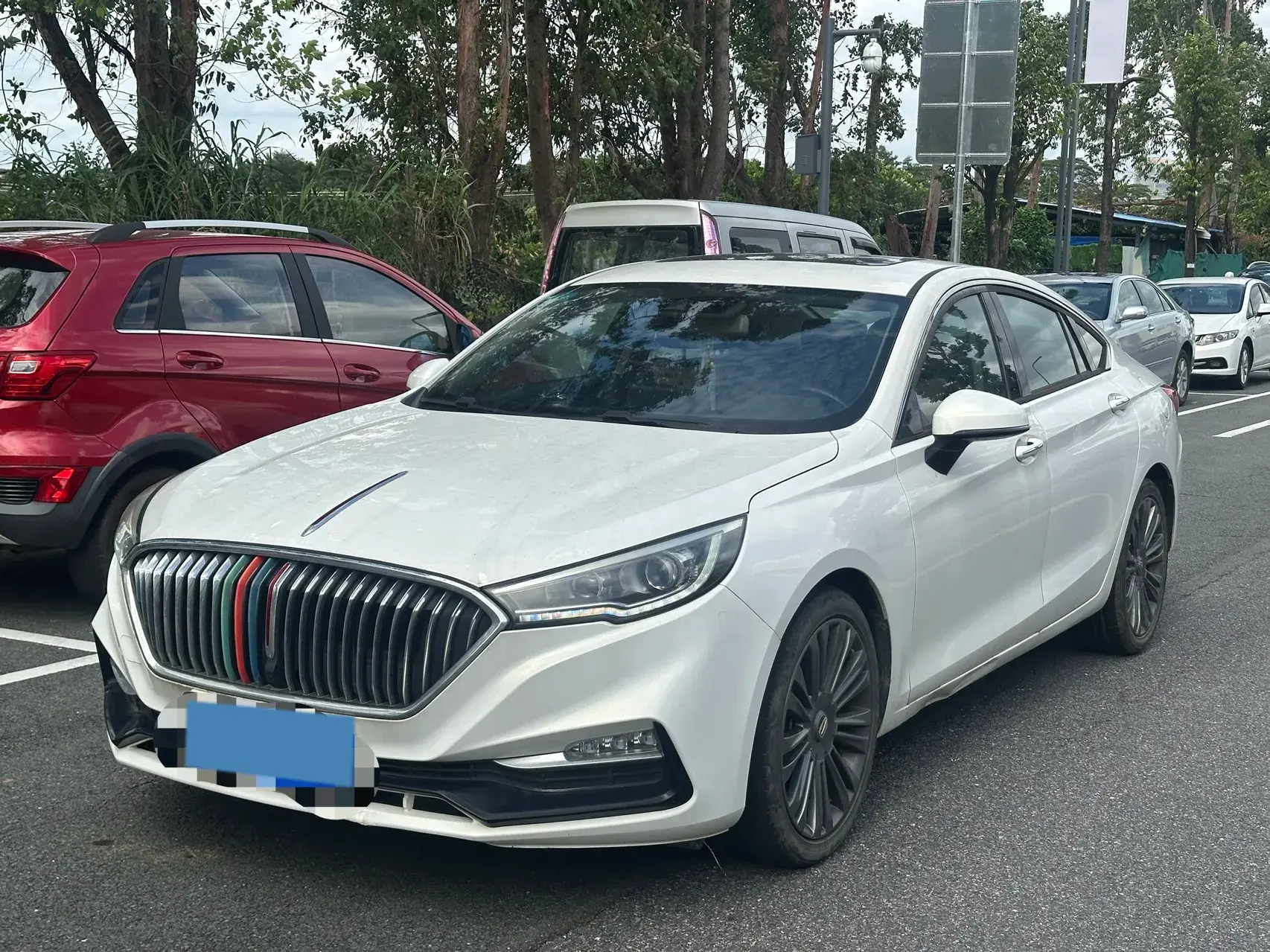2020 HONGQI H5 view 1