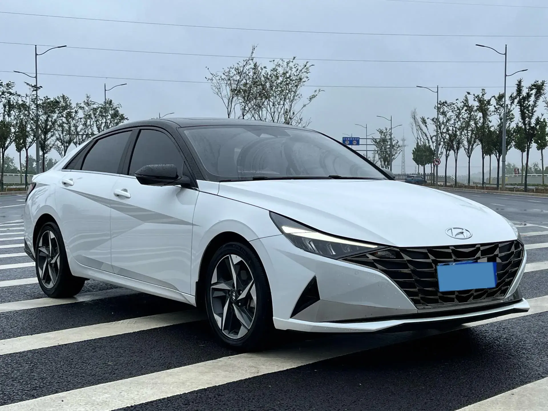 2021 HYUNDAI ELANTRA thumbnail 3