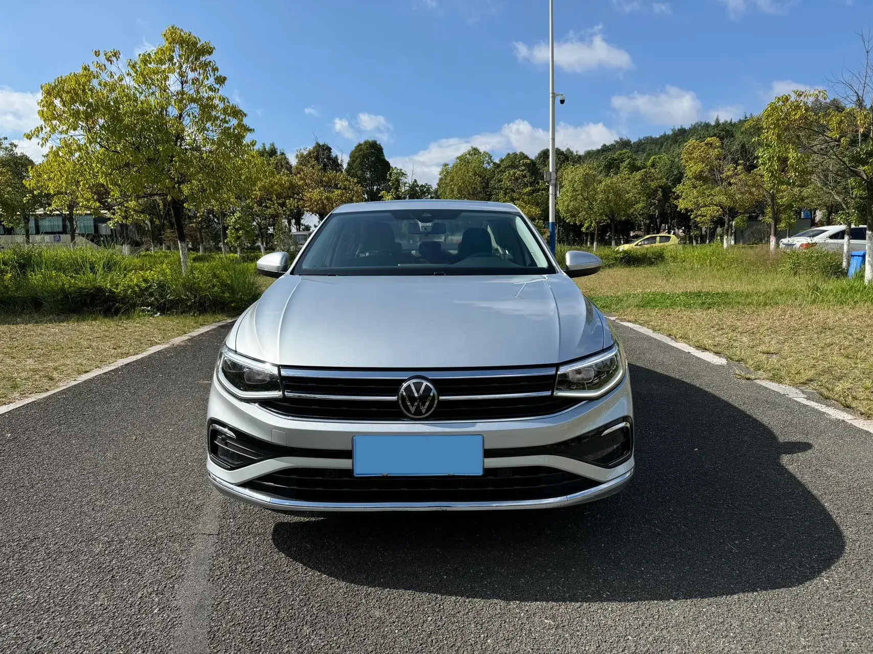 2023 VOLKSWAGEN BORA thumbnail 2