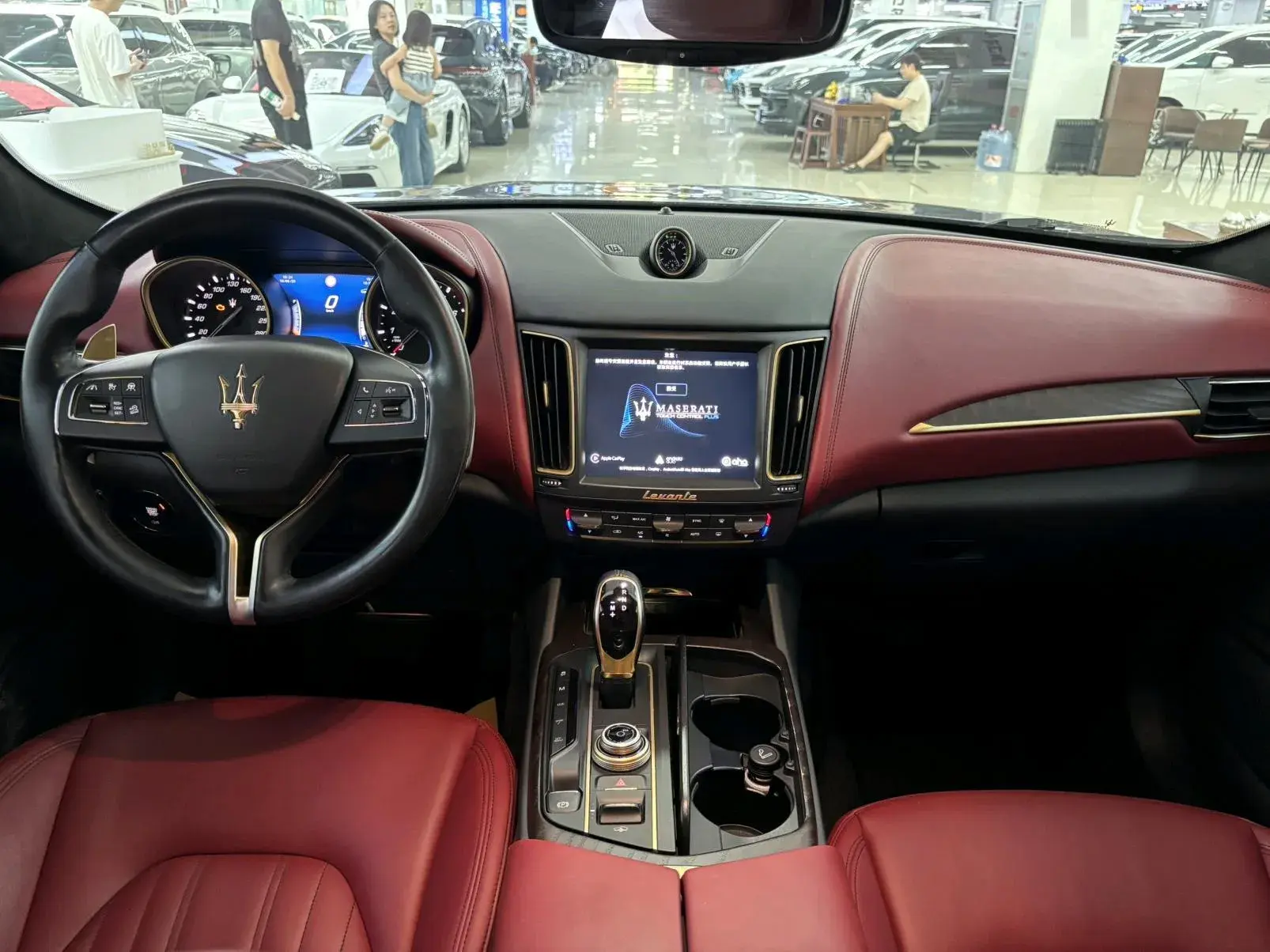 2018 MASERATI LEVANTE thumbnail 4