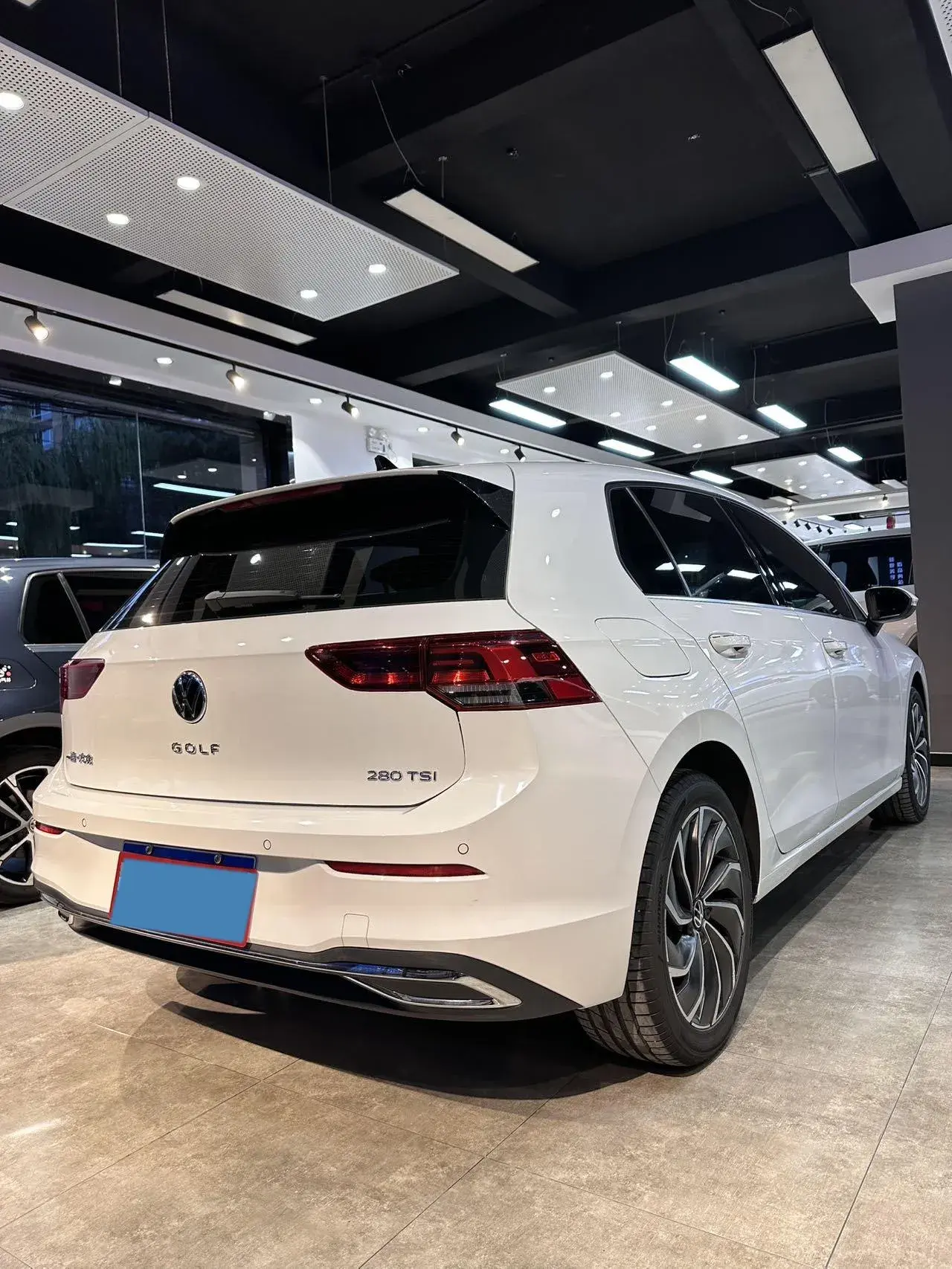 2021 VOLKSWAGEN GOLF thumbnail 4